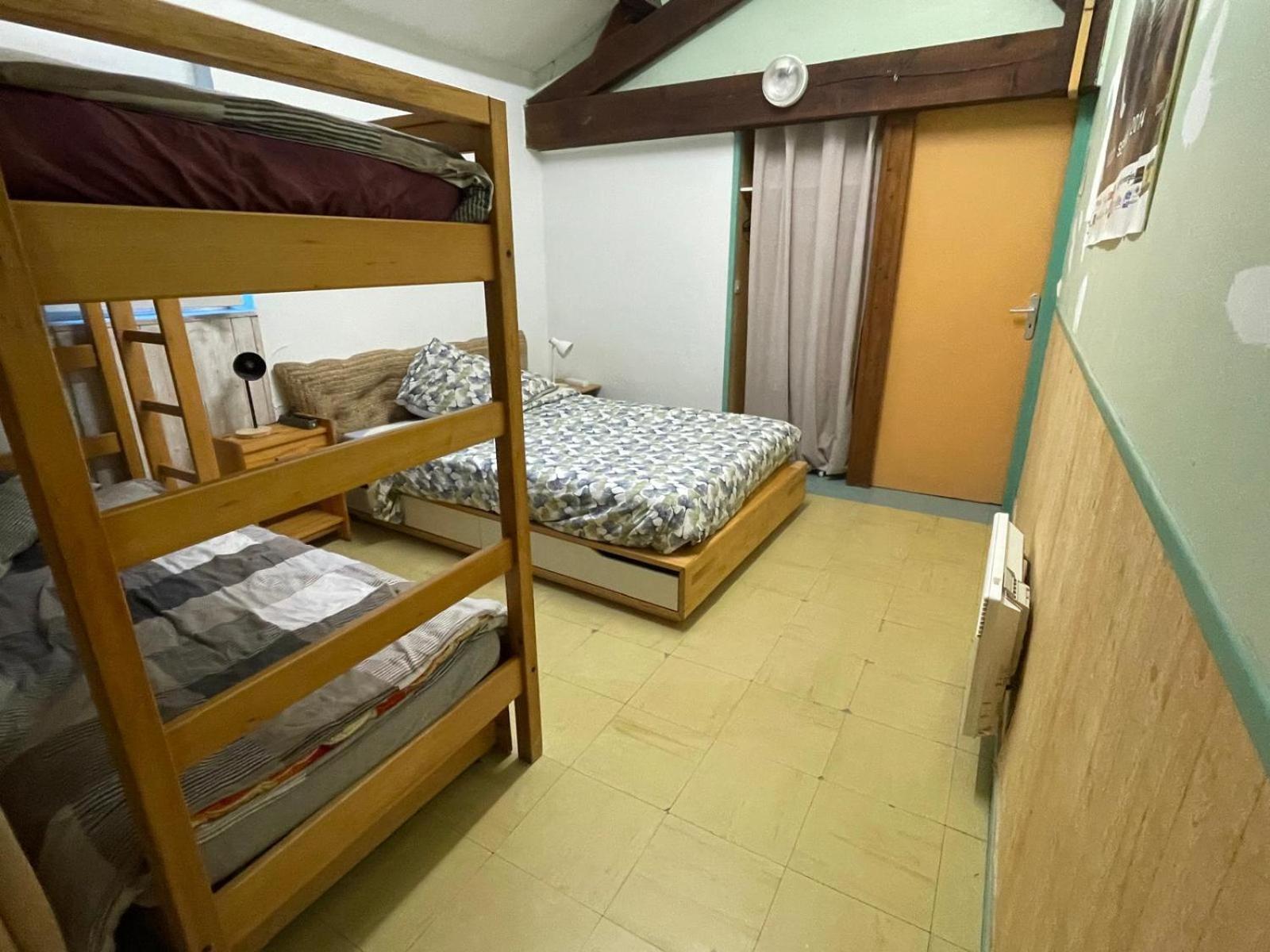 Chambre 4 Personnes Avec Entree Independante , Grand Parking, Salle De Bain, Wc קונפלואנס מראה חיצוני תמונה